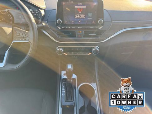 Used 2024 Nissan Altima 2.5 SV image 13