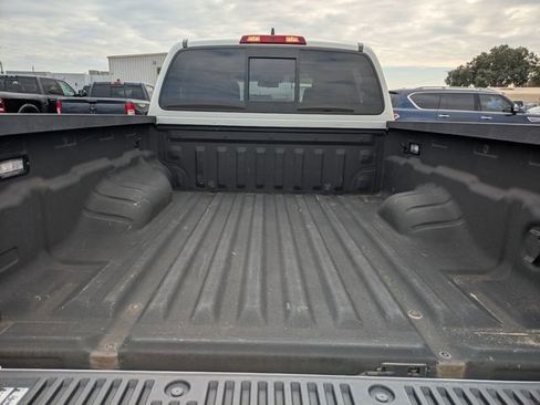 Used 2022 Nissan Frontier SV image 27