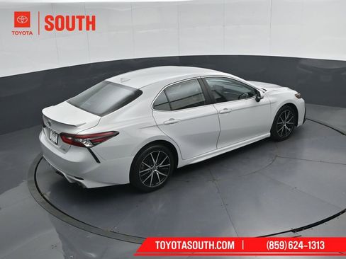 Used 2024 Toyota Camry SE FWD image 42