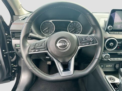 Used 2025 Nissan Sentra SR image 11