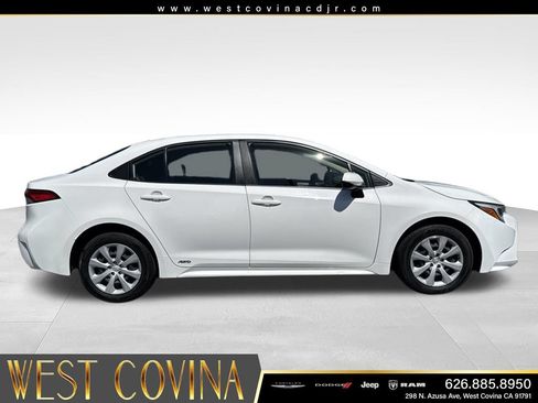 Used 2024 Toyota Corolla LE AWD/4WD image 12