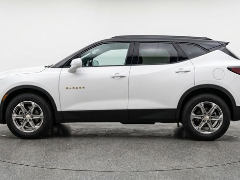Used 2025 Chevrolet Blazer LT FWD image 5