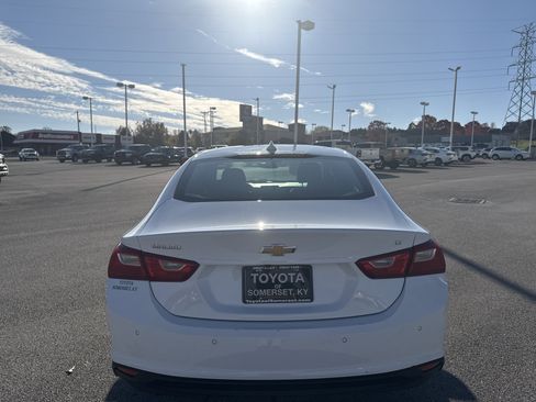 Used 2024 Chevrolet Malibu LT image 9