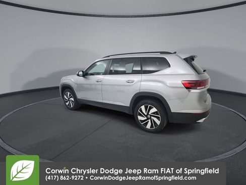 Used 2025 Volkswagen Atlas SE image 6