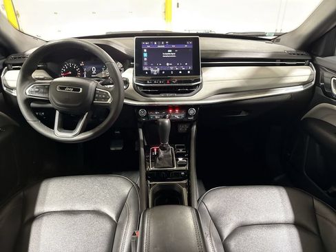 Used 2024 Jeep Compass Limited w/ Sun and Sound Group AWD/4WD image 10