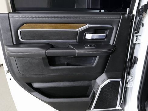 Used 2024 RAM 3500 Laramie w/ Towing Technology Group image 17