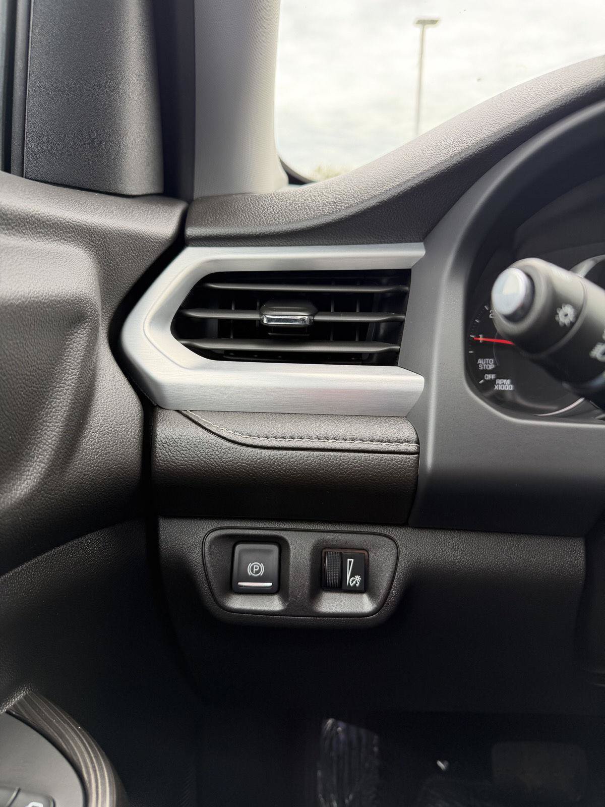 Used 2023 GMC Acadia SLT AWD/4WD image 18