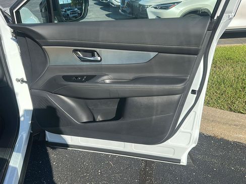 Used 2025 Nissan Murano SL w/ Cargo Package AWD/4WD image 16