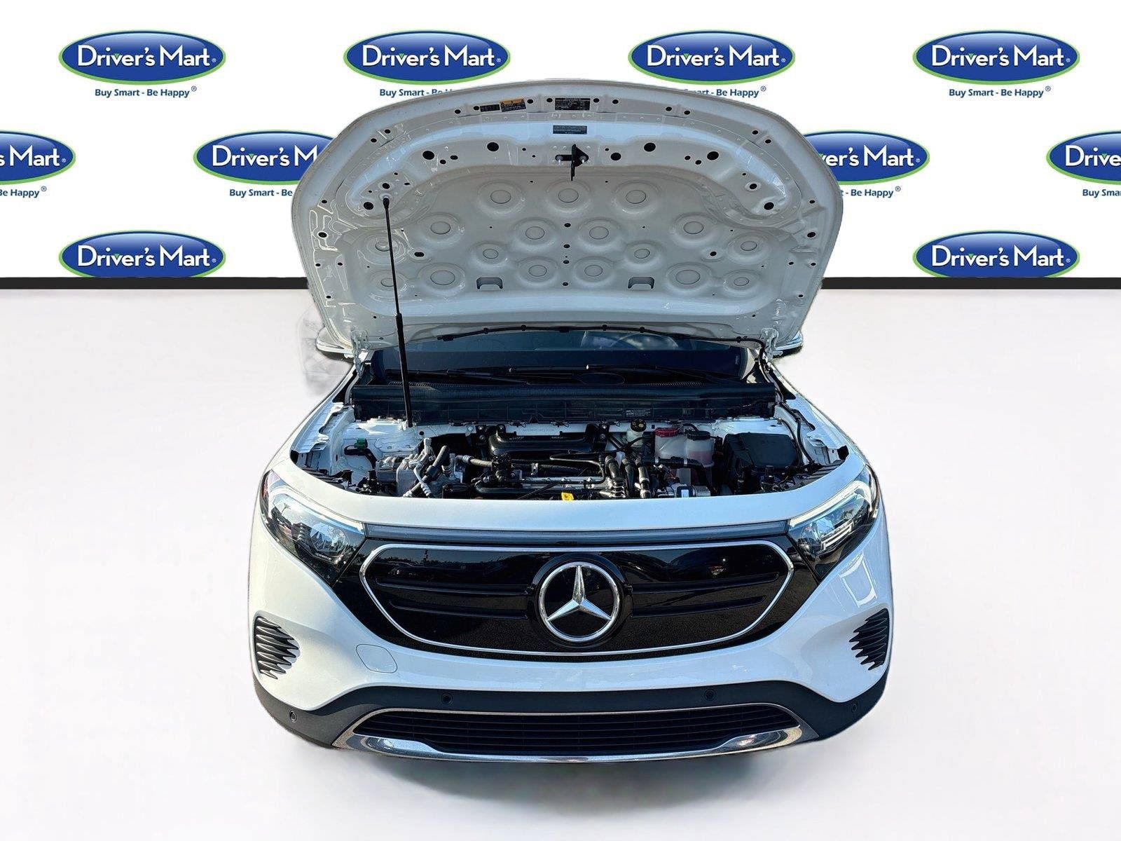Used 2022 Mercedes-Benz EQB 300 4MATIC w/ Exclusive Package image 32