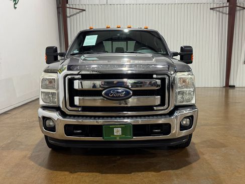 Used 2011 Ford F350 Lariat image 2