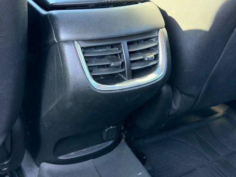 Used 2022 Chevrolet Malibu LT w/ Leather Package FWD image 25