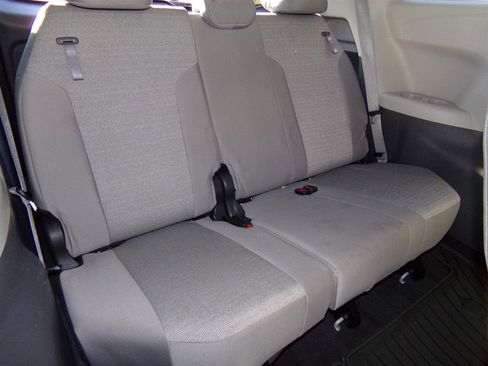 Used 2024 Toyota Sienna LE image 40