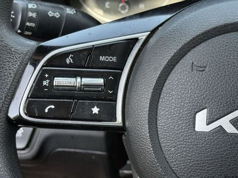 Used 2022 Kia Forte LXS FWD image 13