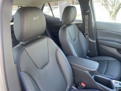 Used 2025 Buick Encore GX Sport Touring w/ Advanced Technology Package image 32