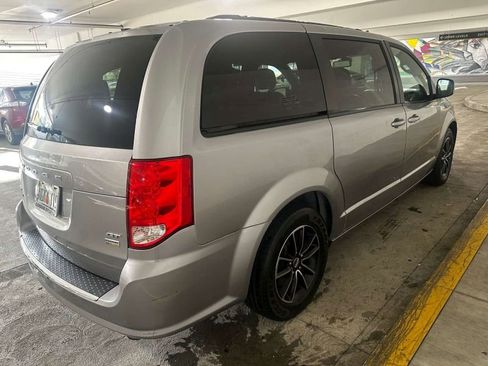 Used 2018 Dodge Grand Caravan GT image 4