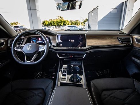 New 2026 Volkswagen Atlas SE image 30