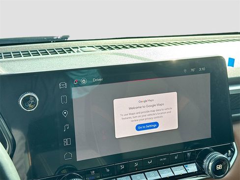 Used 2024 GMC Canyon AT4 w/ AT4 Premium Package image 16