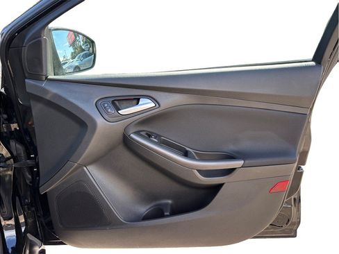 Used 2017 Ford Focus SEL FWD image 33