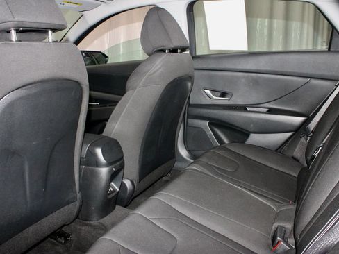 Used 2024 Hyundai Elantra SEL FWD image 21