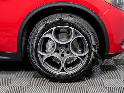 New 2025 Alfa Romeo Stelvio Sprint image 4