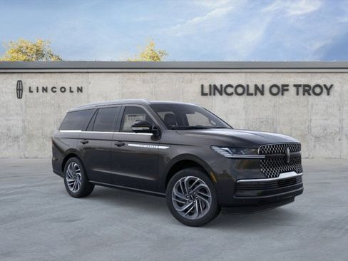 New 2025 Lincoln Navigator Reserve image 7