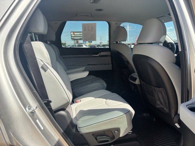 Used 2025 Hyundai Palisade SEL FWD image 14