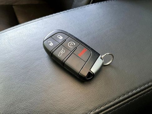 Used 2019 Jeep Grand Cherokee High Altitude AWD/4WD image 32