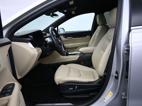 Used 2019 Cadillac XT5 AWD image 40