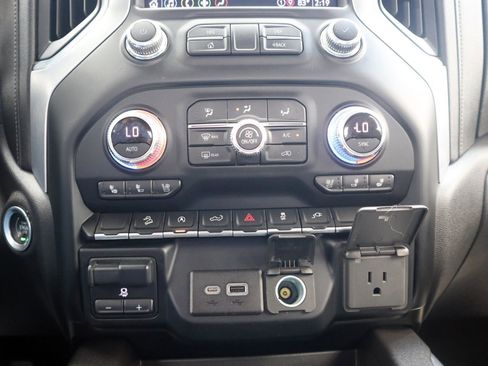 Used 2021 GMC Sierra 1500 SLT image 28