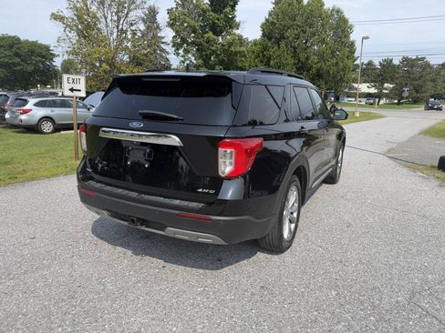 Used 2021 Ford Explorer XLT w/ Equipment Group 202A AWD/4WD image 5