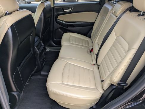 Used 2019 Ford Edge SEL w/ Equipment Group 201A AWD/4WD image 17