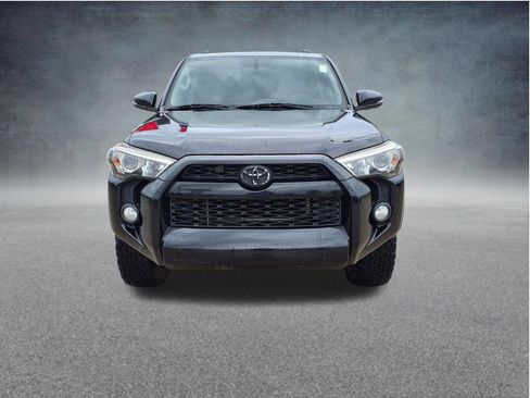 Used 2018 Toyota 4Runner SR5 Premium AWD/4WD image 2