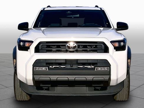 Used 2025 Toyota 4Runner SR5 AWD/4WD image 4