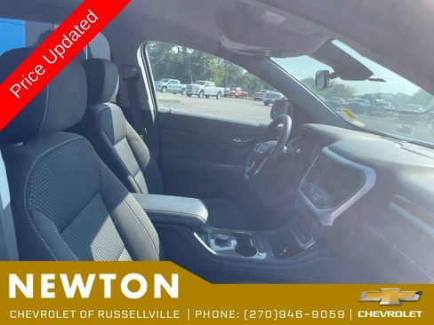 Used 2023 GMC Acadia SLE FWD image 11