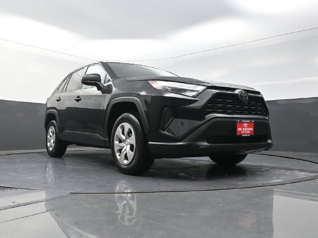 Used 2025 Toyota RAV4 LE AWD/4WD image 31