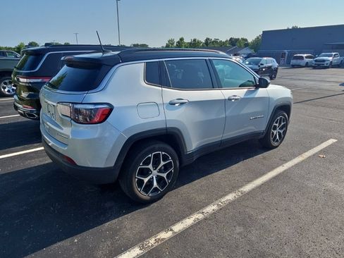 Used 2024 Jeep Compass Limited AWD/4WD image 6