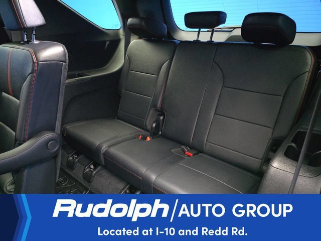 Used 2025 Chevrolet Traverse RS FWD image 25