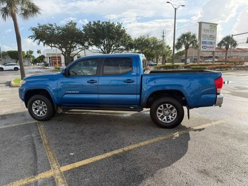 Used 2017 Toyota Tacoma SR5 w/ Tow Package RWD image 6