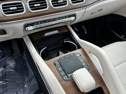 Certified 2026 Mercedes-Benz GLE 450e 4MATIC image 32