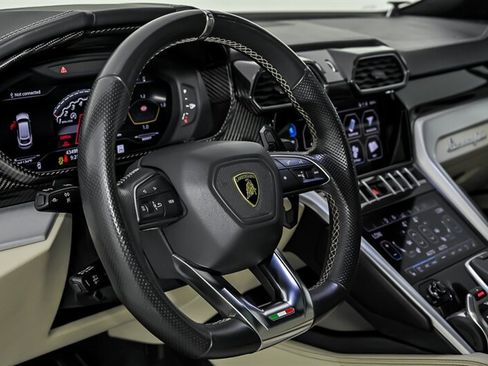 Used 2020 Lamborghini Urus AWD/4WD image 21