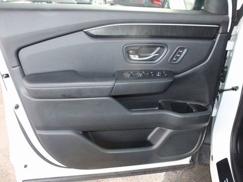 Used 2025 Honda Pilot Elite image 20