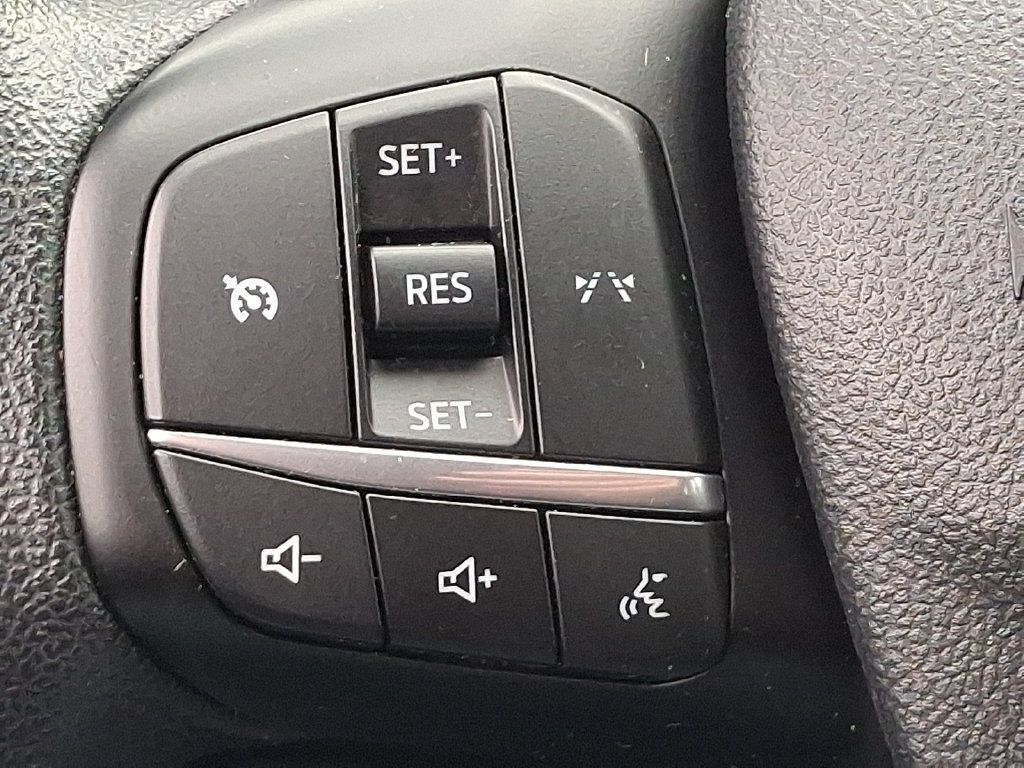 Used 2025 Ford Escape Active AWD/4WD image 21