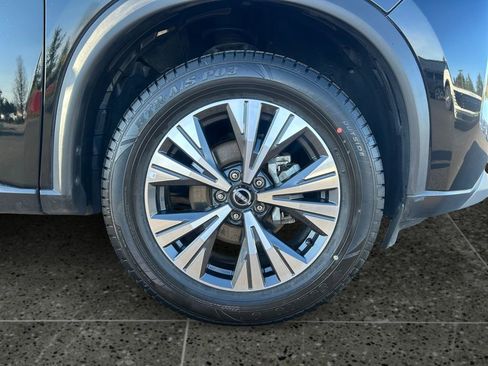 Used 2022 Nissan Rogue SV image 9