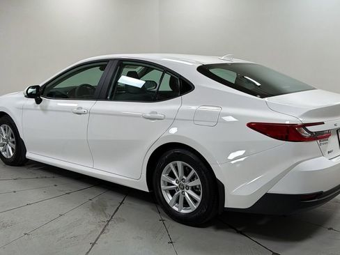 Used 2026 Toyota Camry LE w/ Convenience Package image 7