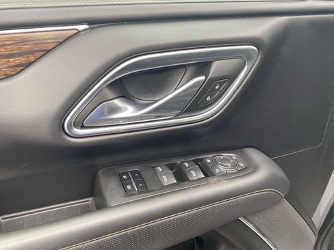 Used 2023 Chevrolet Tahoe Premier AWD/4WD image 13