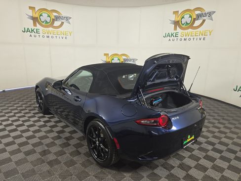 Used 2022 MAZDA MX-5 Miata Club RWD image 32