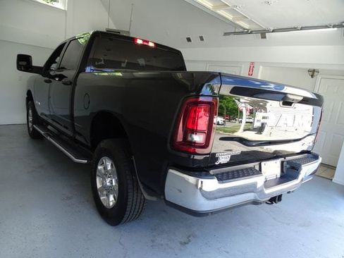 Certified 2025 RAM 2500 Big Horn AWD/4WD image 18