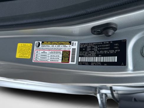 Used 2022 Toyota Sienna XLE FWD image 23