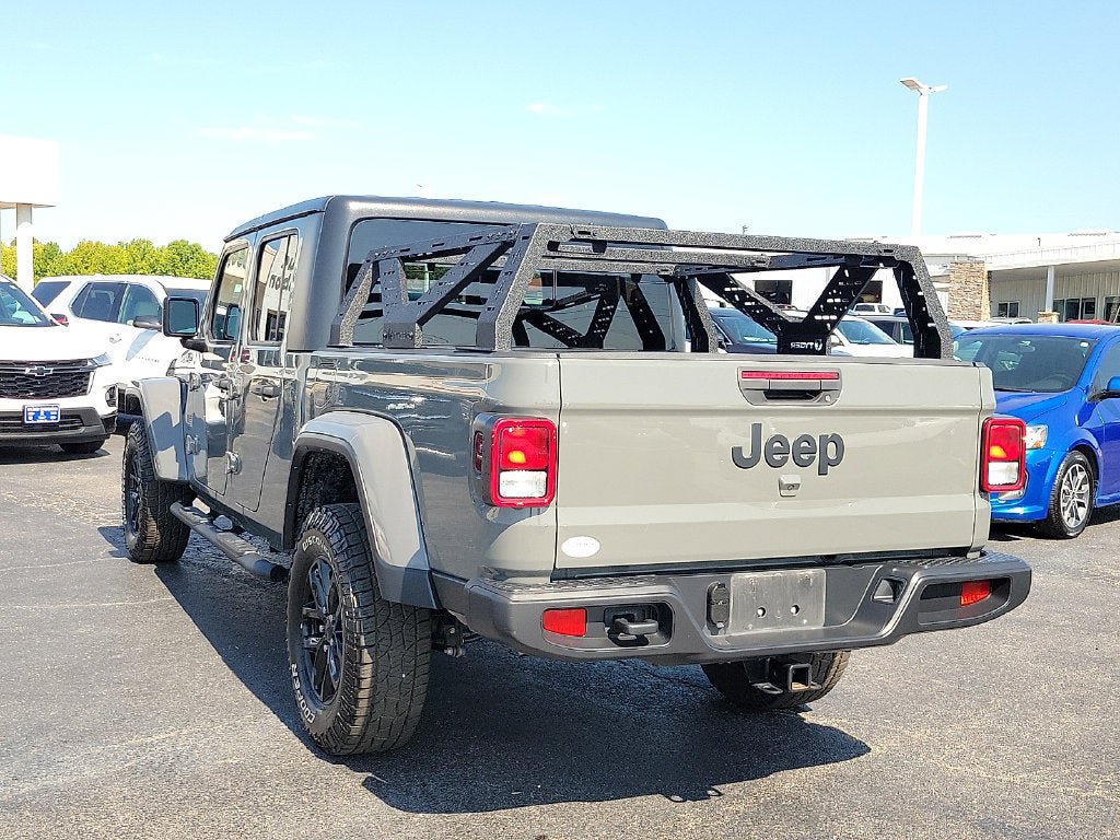 Used 2023 Jeep Gladiator Sport AWD/4WD image 4