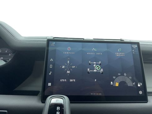 Used 2025 Land Rover Defender 110 S image 24